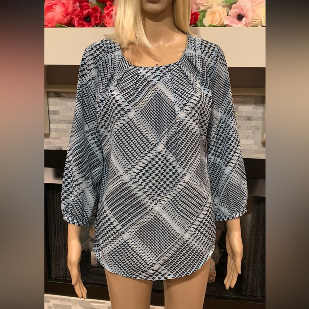 New York & Company multicolor gathered neckline quarter sleeve polyester blouse